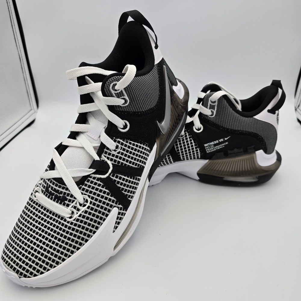 Nike LeBron Witness 7 VII Basketball Shoes Mens 10.5 White Black DM1123-100
